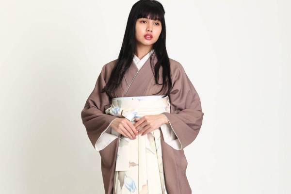 キモノ バイ ナデシコが新作袴「わたしの、はかま」レンタル開始、オリジナル着物など一式セットに