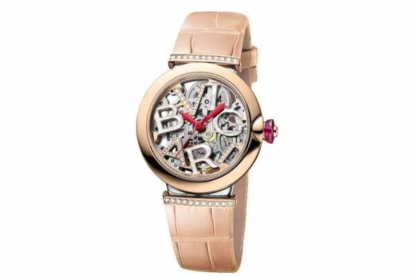 ブルガリ新作ウィメンズ腕時計「ルチェア スケルトン アルバ」透明ダイアル＆ピンクストーンのリューズ