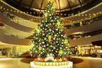 横浜ベイクォーターのクリスマスイルミネーション、“サーカス”装飾を施した高さ8mの巨大ツリー