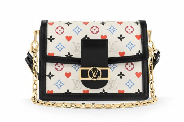 ルイ・ヴィトン、“トランプカード”着想のポップなモノグラム・モチーフ&ハート型バッグなど発売