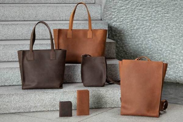 土屋鞄製造所の新シリーズ「オリジンオイルヌメ」革のエイジングを楽しむショルダーバッグやバックパック