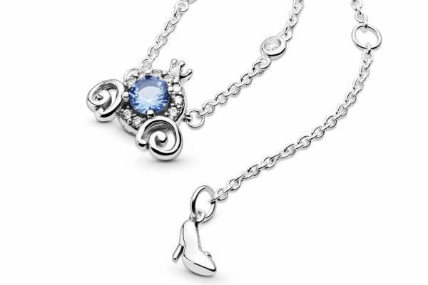 パンドラのディズニー「シンデレラ」ジュエリー、カボチャの馬車＆ガラスの靴モチーフのネックレスやピアス