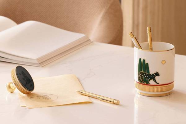 カルティエからインテリア雑貨＆文房具が新登場、”パンテール”やリボンの“ドゥーブルC”モチーフ