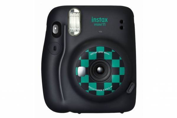 鬼滅の刃“炭治郎と禰豆子”のインスタントカメラ「チェキ」耳飾り＆竹筒チャーム付きポーチも