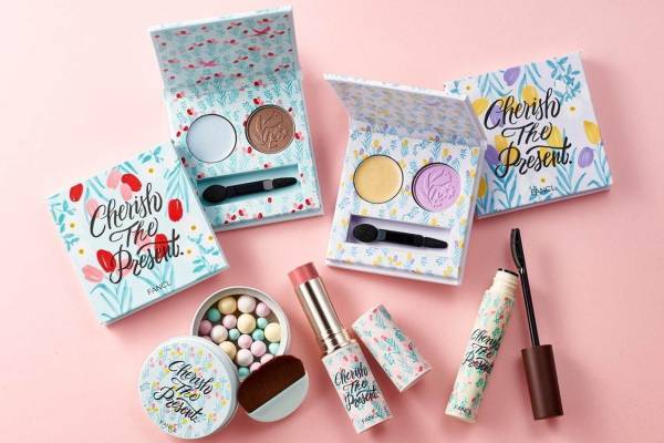 ファンケルの21年春コスメ、花柄ケース入り“ラベンダー色”アイシャドウ＆4色パールハイライター