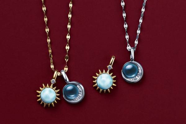 スタージュエリー“月と太陽”モチーフのネックレス、クリスマス限定新作ジュエリー
