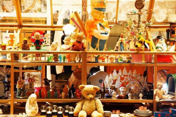 パスザバトン表参道でクリスマスの「ほりだしモノ市」オーナメントやミニオブジェなど“異国の雑貨”