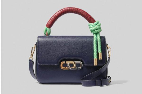 マーク ジェイコブスの「ザ Jリンク」からバッグ&財布、"ダブル J"を横向きに