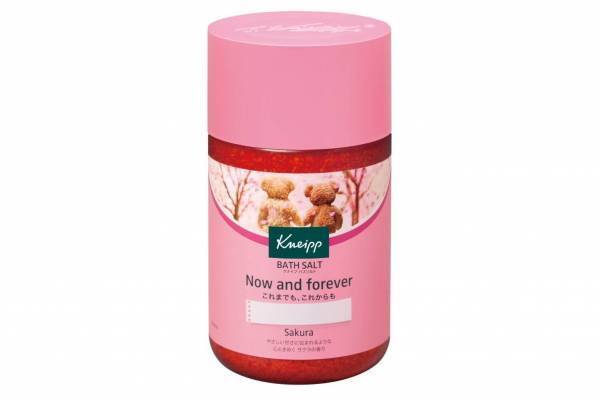 クナイプのバスソルトに限定「サクラ＆スミレ」の香り、“花畑に寝転んでいる”ような甘い香り