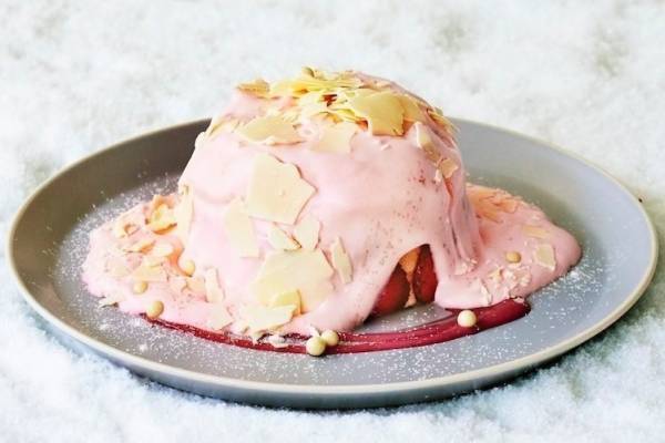 “奇跡のパンケーキ”の「フリッパーズ」とろりと流れ落ちるミルキークリームを楽しむ限定メニュー