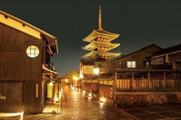 「京都・東山花灯路-2021」東山地域で開催、二年坂やねねの道を彩る“灯り”と“花”の競演