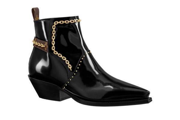 ルイ・ヴィトンの新作ブーツ、モノグラム・フラワー型ヒールやジュエリー風ゴールドチェーンがポイントに