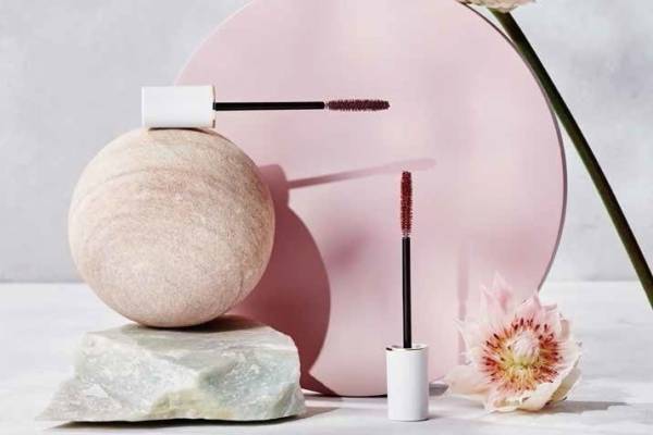 トーン21年春夏コスメ、“パール”煌めくカラーマスカラ＆“花びら”みたいなミックスアイカラー