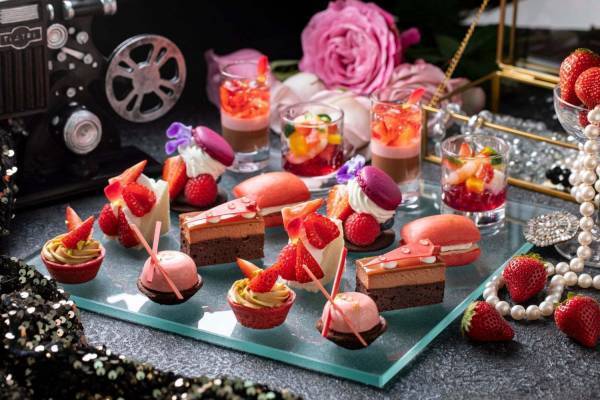 コンラッド東京の苺アフタヌーンティー、映画『甘い生活』着想の“華麗なドルチェ”