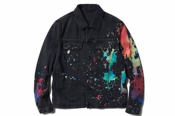 ディーゼルのクリスマス、鮮やかなペイントのデニムジャケット＆ベルベット風デニムスカート