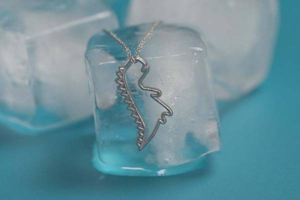 アリータから“恐竜＆サメ”のホワイトゴールドジュエリー、ダイヤモンド＆サファイヤの煌めく瞳