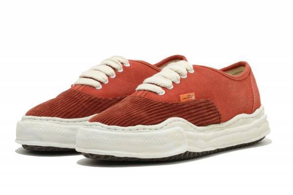 メゾン ミハラヤスヒロ“溶けたような”ソールのスニーカー、オレンジアッパーで - マッドネスとコラボ