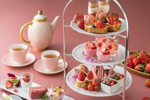 東京ドームホテル「ストロベリーアフタヌーンティー」“苺づくし”のスイーツをホテル最上階で