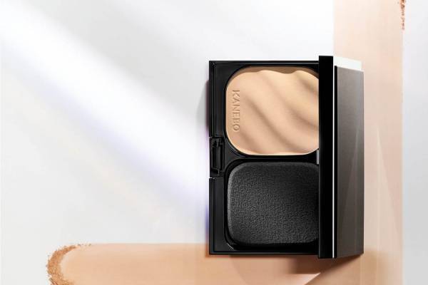 カネボウ2021年春ベースメイク、“生肌印象”の新パウダーファンデ＆“青影”カバーのトーンアップ下地