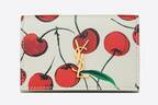 サンローラン“真っ赤なチェリー柄”ミニ財布やiPhoneケース、日本限定で発売