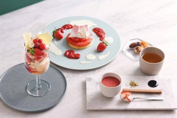 “苺×ハーブ”スイーツのフルコースが「ビューティーコネクション銀座」で、クリスマスケーキも登場