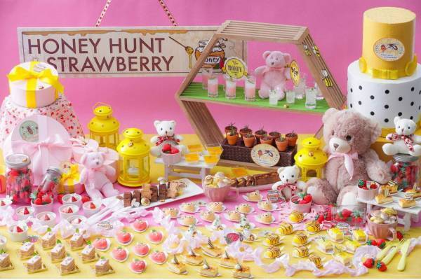"くまさん&ミツバチ"モチーフのスイーツビュッフェが名古屋で、くま型ココナッツケーキなど