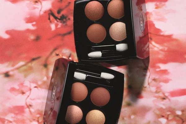 シャネル21年春夏コスメ、“花々”着想のアイシャドウや“フラワー模様”チーク＆ハイライター