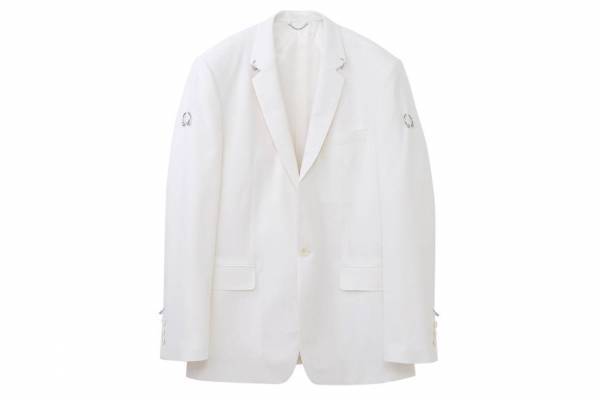 ジョン ローレンス サリバンの直営店限定“ボディピアス”ホワイトスーツ＆レザーポケットフーディー