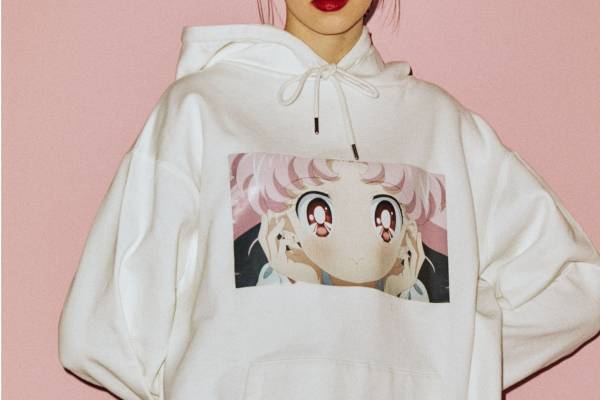劇場版『美少女戦士セーラームーンEternal』シーン入りフーディ&守護星シャツ、ジュエティとコラボ