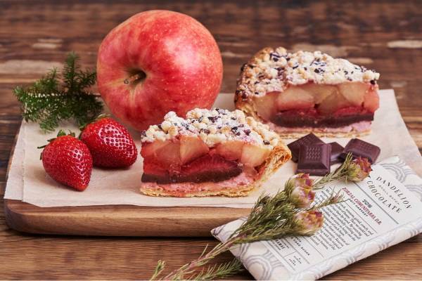 グラニースミス“濃厚チョコ×苺”のクリスマス限定アップルパイ、ダンデライオンとコラボ