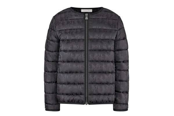 ベビー ディオールの新作アイテム、“ディオール オブリーク”柄のパデッドジャケットやスニーカー