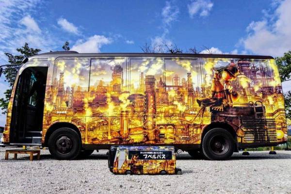 絵本『えんとつ町のプペル』の展覧会が東京・六本木ヒルズで、絵本作品を巨大LEDパネルで展示