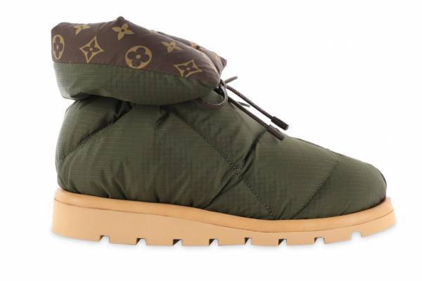 ルイ・ヴィトンの「ピロー・アンクルブーツ」“ふんわりシルエット”のナイロン製ウィメンズブーツ