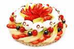 カフェコムサ“鏡餅”着想「新春のケーキ」苺と洋梨、キウイをたっぷり盛り付けて