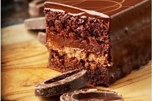 クリオロのバレンタイン2021、人気チョコレートケーキ「トレゾー」が進化“とろける”ような味わい