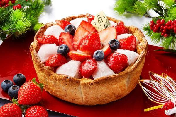 パブロ新作、フレッシュ苺たっぷり“いちご大福”風チーズタルト