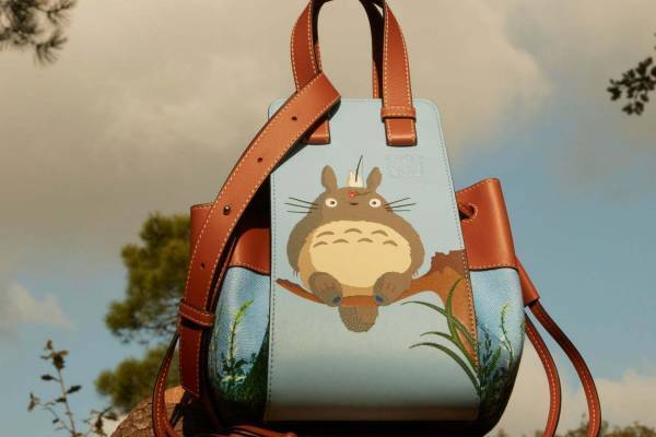 ロエベが『となりのトトロ』とコラボ！人気バッグ「パズル」「ハンモック」にトトロやマックロクロスケ