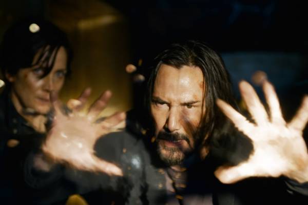 映画『マトリックス レザレクションズ』キアヌ・リーブスが再びネオに！“1作目の続編”を描く新章