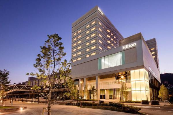 ホテル「ヒルトン長崎」駅直結＆新施設・出島メッセ長崎に隣接、2021年11月開業