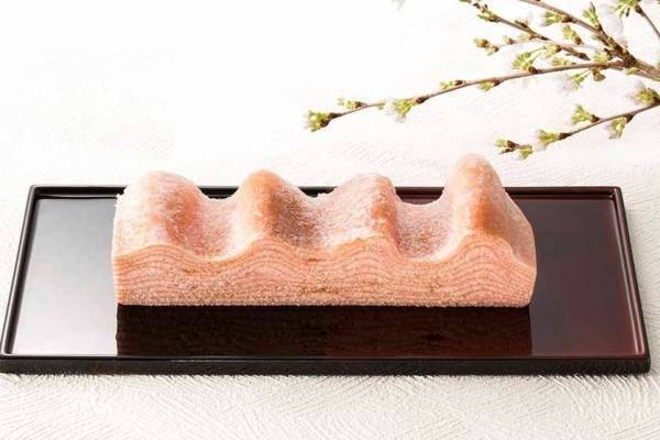 ねんりん家の「桜の国のマウントバーム」桜香る春限定バームクーヘン