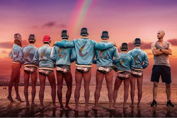 仏映画『シャイニー・シュリンプス』ゲイの弱小水球チームの奮闘劇をコミカルに描く