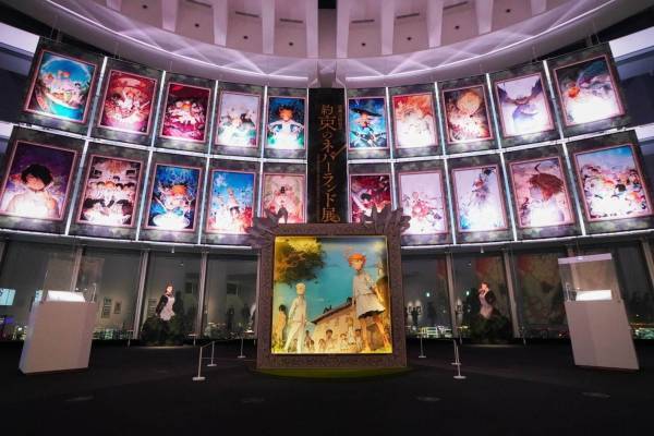 漫画『約束のネバーランド』の展覧会が大丸梅田店で、秘蔵資料や名シーン＆描き下ろしエピソードも