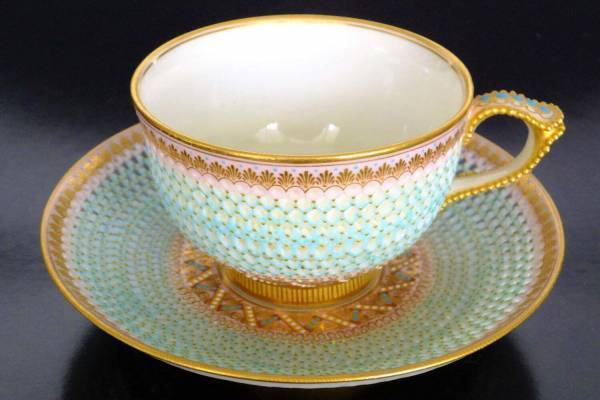 展覧会「デミタスカップの愉しみ」渋谷区立松濤美術館で - ジャポニスム装飾などの陶磁器約380点