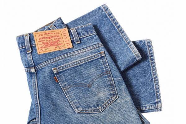 ヴァレンティノ×リーバイス「1969 リーバイス 517」メンズ＆ウィメンズのブーツカットジーンズ