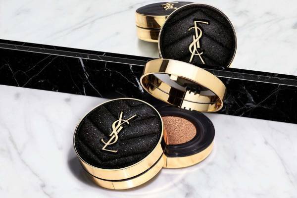 イヴ・サンローラン名品クッションファンデ「アンクル ド ポー ルクッションN」煌めく限定ケースで