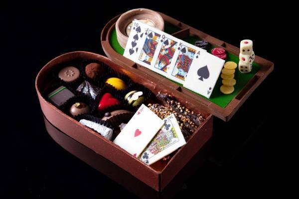 セルリアンタワー東急ホテルのバレンタイン、“カジノ”モチーフのチョコレートボックスなど