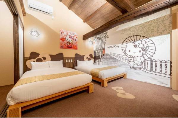 “舞妓キティ”のキャラクタールームが京都「レジステイ錦」に、キティの影入り障子風扉など