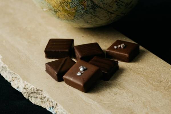 フレデリック・ブロンディールのバレンタイン、インド＆エクアドル産“焙煎”カカオのチョコレートなど