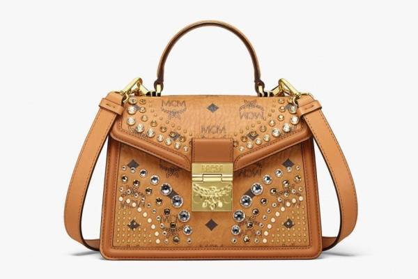 MCM新作“スワロフスキークリスタル”輝くサッチェルバッグ＆カラフルロゴ刺繍のバックパック