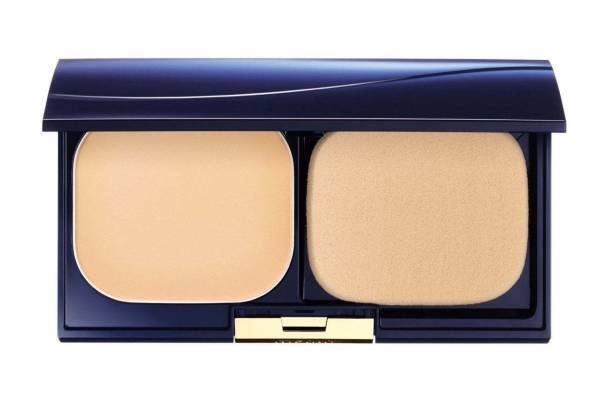 メディア新作パウダーファンデーション、ひと塗りでパッと明るい透明感＆軽やかフィット